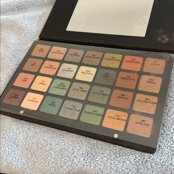 Natasha Denona Original 28 pan green-brown eyeshadow palette - Picture 3 of 5